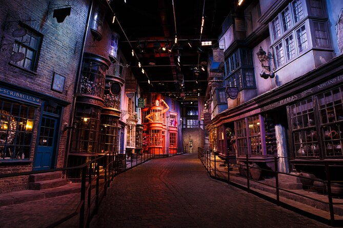The Making of Harry Potter: Warner Bros. Studio Tour & Transfers - Diagon Alley, Platform 9¾, and the best photo stops