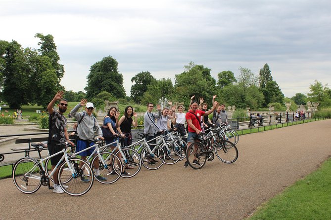 The Royal Express - 2.5 hour - Buckingham Palace and the first royal chapter