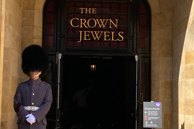 The Tower of London - Small Group Tour with a Local Expert - The White Tower and Royal Armouries