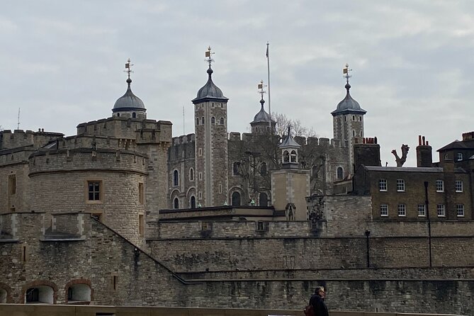 The Tower of London - Small Group Tour with a Local Expert - Beefeaters and life inside the walls