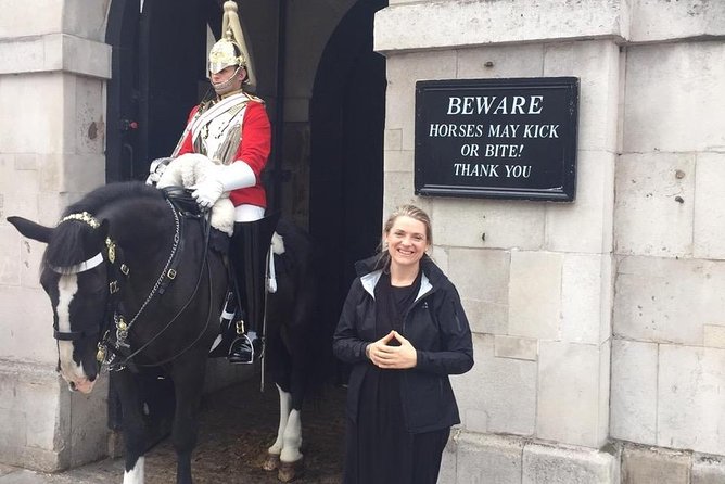 The Ultimate 6-hour Private Tour of London in an Iconic Black Cab - Mayfair and royal St. James’s show London’s polished side