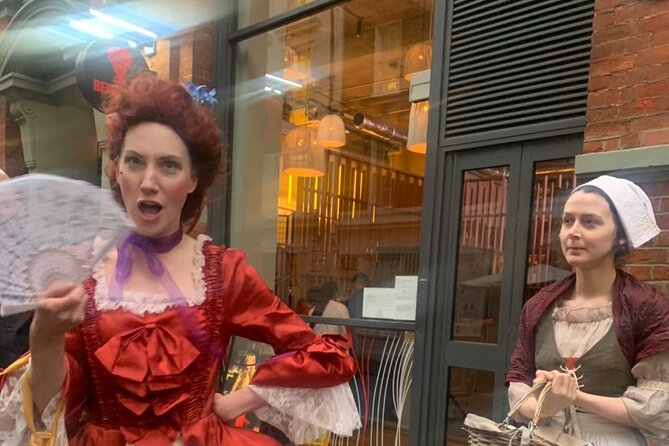 Theatrical Walking Tour with Harlots, Strumpets and Tarts - The performers are the main attraction