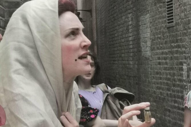 Theatrical Walking Tour with Harlots, Strumpets and Tarts - Why the final gin shot works