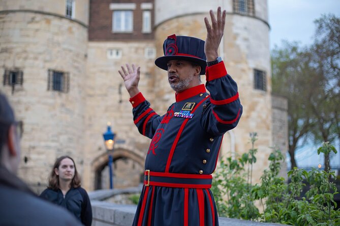 Tower of London After Hours Tour with Beefeater & Keys Ceremony - The Beefeater-led walk through the grounds