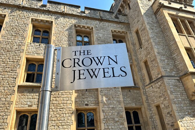 Tower of London for kids & families Private Guided Tour with pre-booked Tickets - The Crown Jewels and the limits of guiding