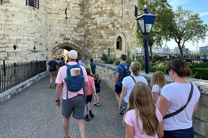 Tower of London for kids & families Private Guided Tour with pre-booked Tickets - Entering the fortress and finding your family pace
