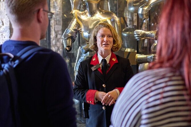 Tower of London Guided Tour with Beefeater Meet & Crown Jewels - Why the Beefeater meeting changes the visit