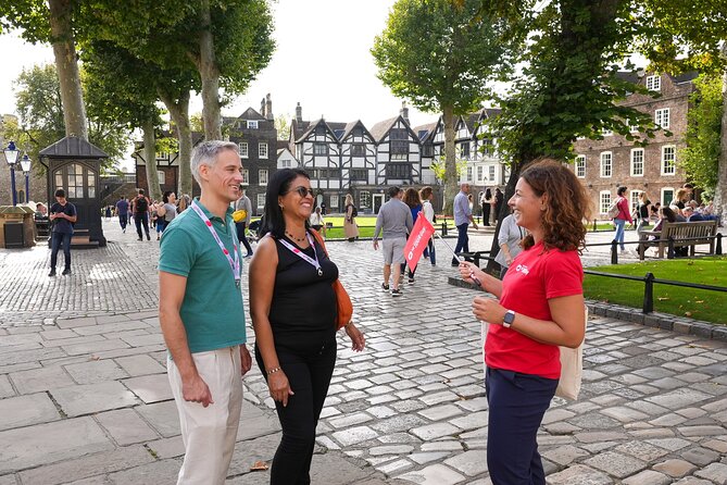 Tower of London: Guided Tour with Thames River Cruise - Timing your day around the Tower
