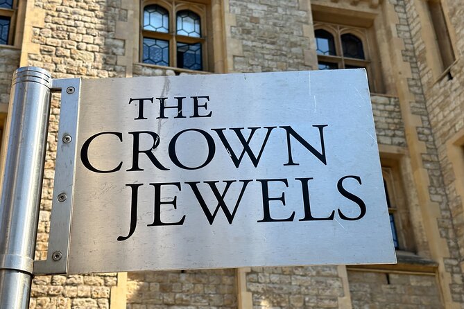 Tower of London Private Tour with Blue Badge Guide - Tower Green, prisoners, and the stories that shaped the site