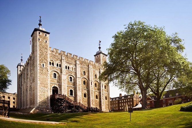 Tower of London with London Hop-On Hop-Off Tour and River Cruise - Starting at the Tower of London