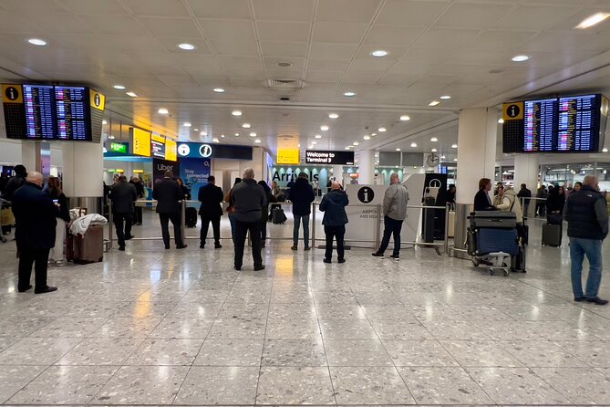 Transfer from Heathrow Airport to London or London to Heathrow - Meeting your driver inside Heathrow arrivals