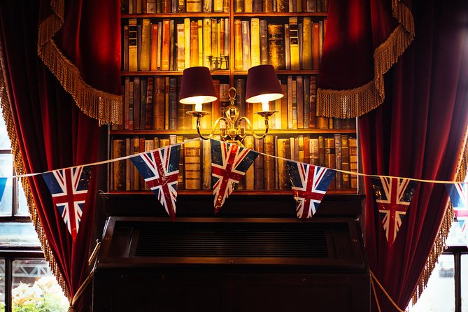 Treasures of London: The Royal Family Private Tour - The guides are the main value