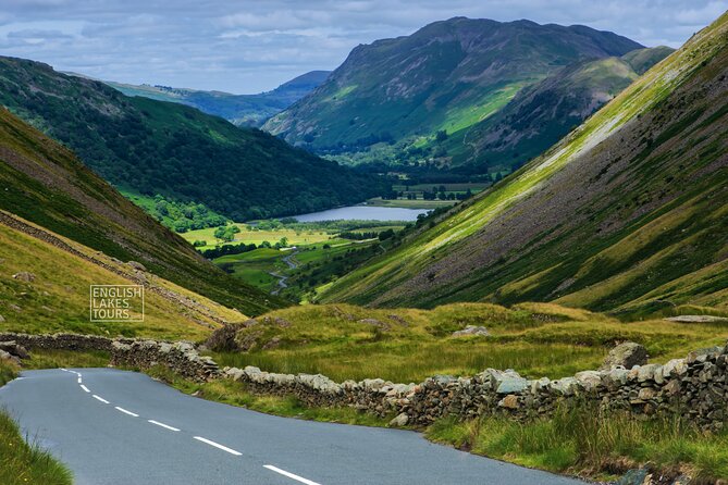 Ultimate Full-Day Lake District Tour: 10 Lakes, Amazing Scenery & Lake Cruise - Derwentwater, Surprise View, and Ashness Bridge