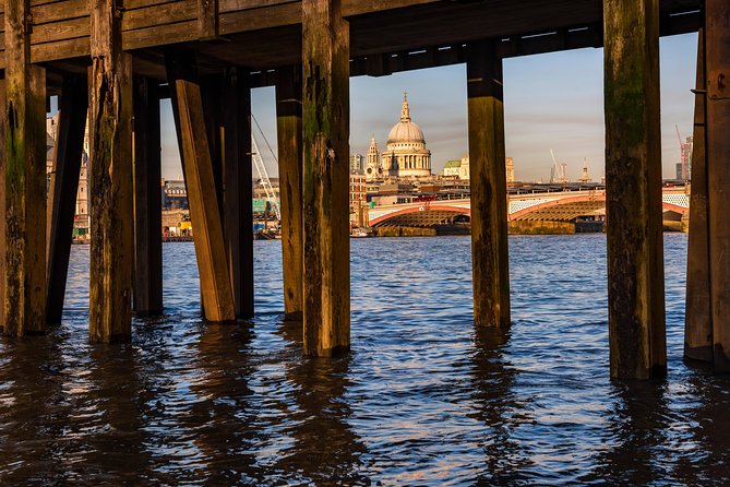 Ultimate introduction to photography in Central London - Putting shutter speed to work at South Bank
