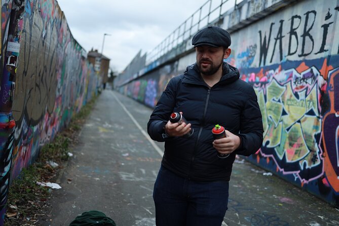 Urban Canvas: Exploring Shoreditch's Vibrant Street Art - Key points at a glance