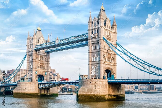 VIP Early Access: Opening Ceremony Tower of London & Bridge Entry - The guides make a big difference