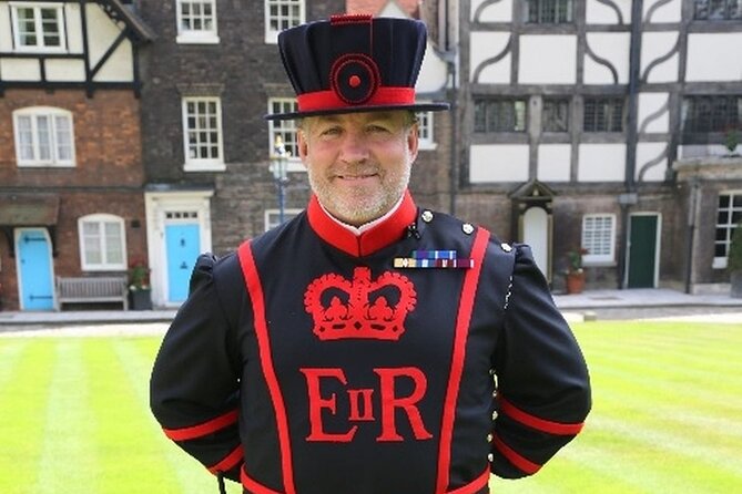 VIP Tower of London and Crown Jewels Tour with Private Beefeater Meet & Greet - Who will enjoy this Tower of London tour?