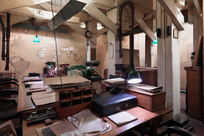 Visit Churchill War Rooms & Private Westminster Tour - Trafalgar Square in a compact 20 minutes