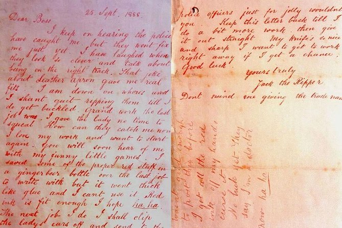 Visit Jack the Ripper in French - Artillery Passage and the narrow-lane atmosphere