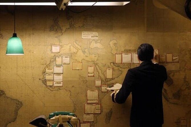 Visit Westminster Abbey & Churchill War Rooms & Westminster Tour - The guides are part of the value