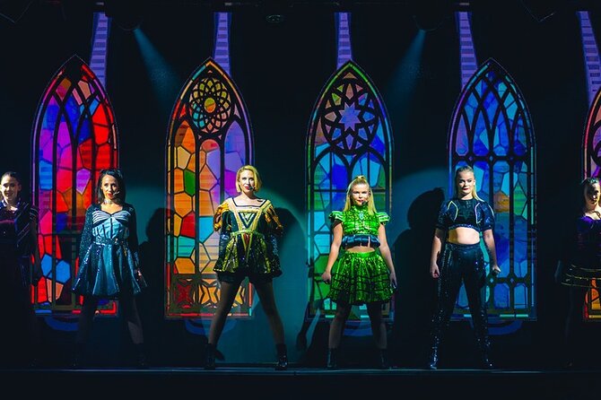 Viva Broadway Show! Celebrating the West End & Broadway - A Cast Built Around Singing and Dance