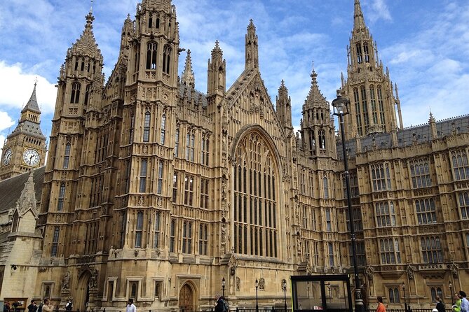 Westminster Abbey, Big Ben, Buckingham Guided Tour of London - Why Westminster Abbey gives this tour its shape