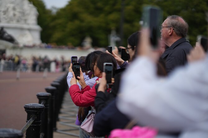 Westminster Abbey, Big Ben, Buckingham Guided Tour of London - Walking through St James’s Park to Buckingham Palace