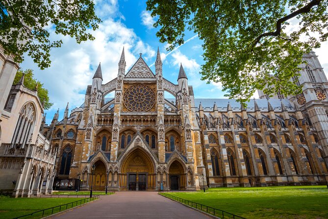 Westminster Abbey Priority Access & Big Ben, Buckingham Tour - Walking, pace and group comfort