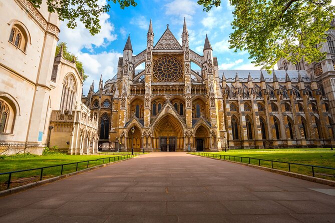 Westminster Abbey Tour with Guard Change & Big Ben - Inside the Abbey: Coronations, Chapels, and Famous Names