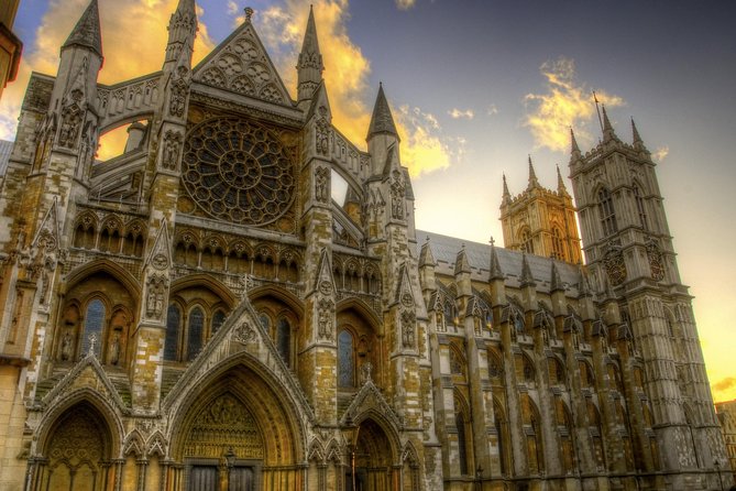 Westminster Guided Walking Tour with Abbey Entry - Trafalgar Square in a compact 20 minutes