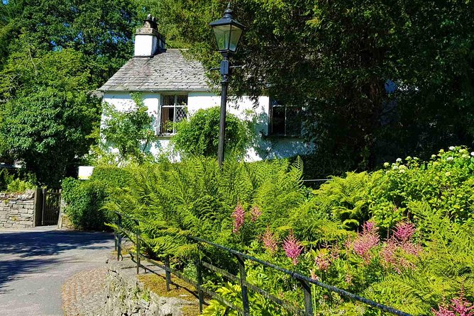 William Wordsworth: Morning Half Day Tour with an Expert Guide - Allan Bank and the brief gingerbread stop