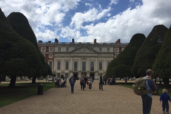 Windsor Castle and Hampton Court Private Car with Driver Guide - Who will get the most from this day