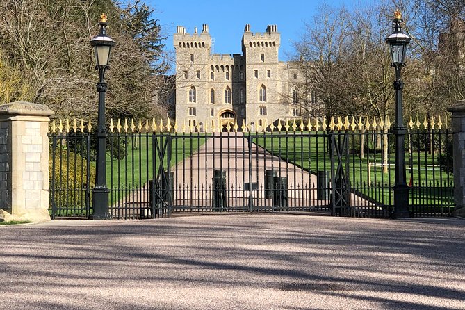 Windsor Castle and Stonehenge Private Car with Driver Guide - The order of stops can change