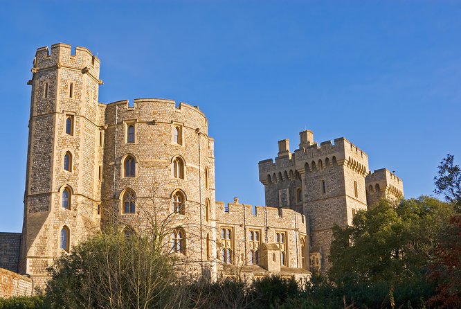 Windsor Castle Half Day Trip from London by Luxury Coach - What the group size means