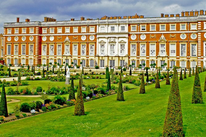 Windsor Castle & Hampton Court Palace, Private Tour Including entry pass - Windsor Castle, plus Runnymede and the Kennedy Memorial