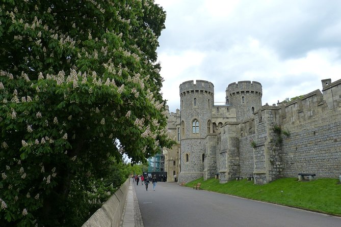 Windsor Castle & Hampton Court Palace, Private Tour Including entry pass - Is $612.44 per person fair value?