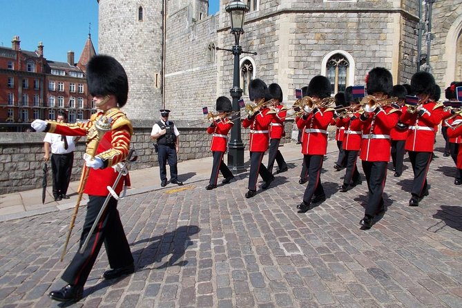 Windsor Castle private vehicle service from London with Admission tickets - St George’s Chapel and Queen Mary’s Doll House