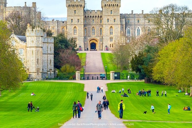 Windsor Castle & St George's Chapel Private 3-hour Walking Tour - Why a private Windsor Castle tour can be worth it