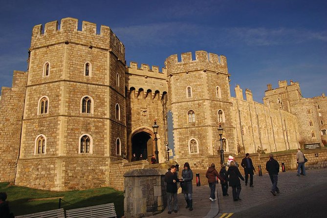Windsor Castle, Stonehenge & Salisbury Cathedral Guided Tour - Stonehenge and 5,000 years of questions