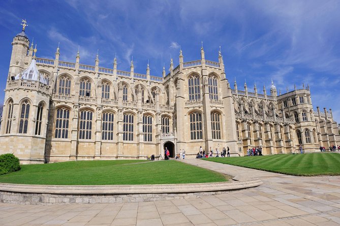 Windsor Castle Tour from London with Transportation & Audio Guide - Windsor Castle gives you royal history in one compact visit