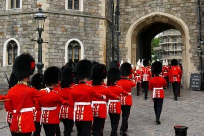 Windsor Castle Tour from London with Transportation & Audio Guide