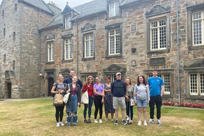 Windsor Daily Town Walking Tour - 11am & 2pm - Starting at Windsor Guildhall
