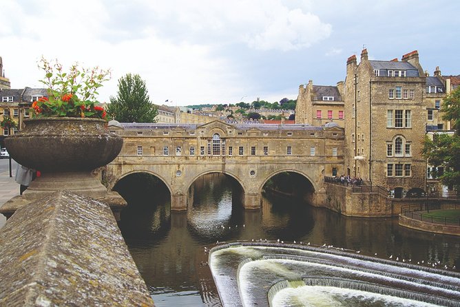 Windsor, Stonehenge and Bath Day Trip from London Spanish - The drives are part of the experience