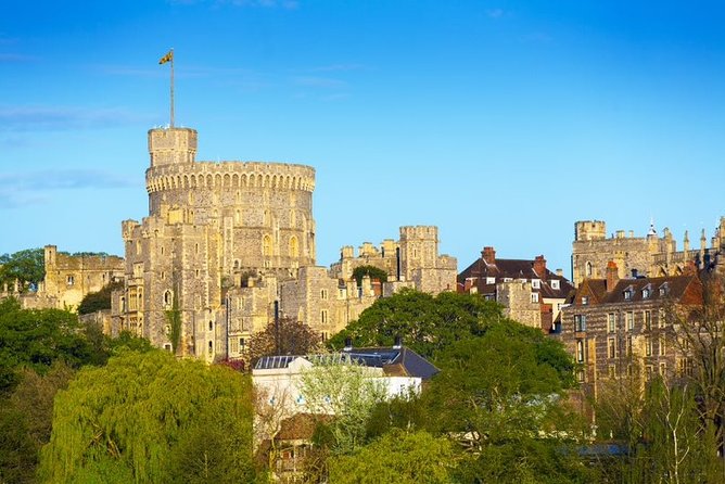 Windsor, Stonehenge and Bath Day Trip from London Spanish - Windsor Castle and St George’s Chapel