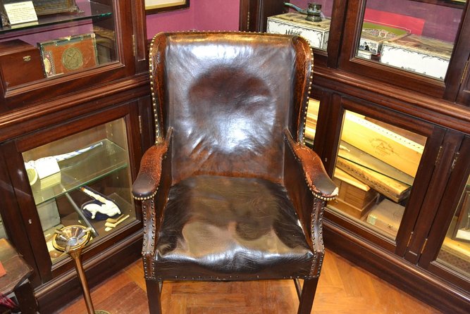 Winston Churchill's London - A Very Small Group Walking Tour - Churchill’s cigars at James J. Fox and Robert Lewis