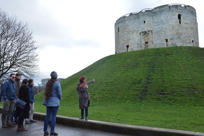 York Saints and Sinners Private Walking Tour - St. Michael le Belfrey and the Gunpowder Plot