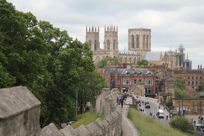 York Walls Private Walking Tour - Micklegate Bar and York’s royal gateway